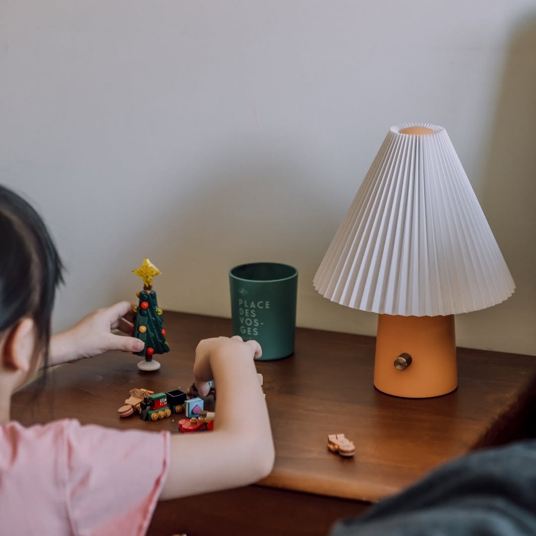 The Psychology of Lighting: How It Affects Your Mood and Productivity