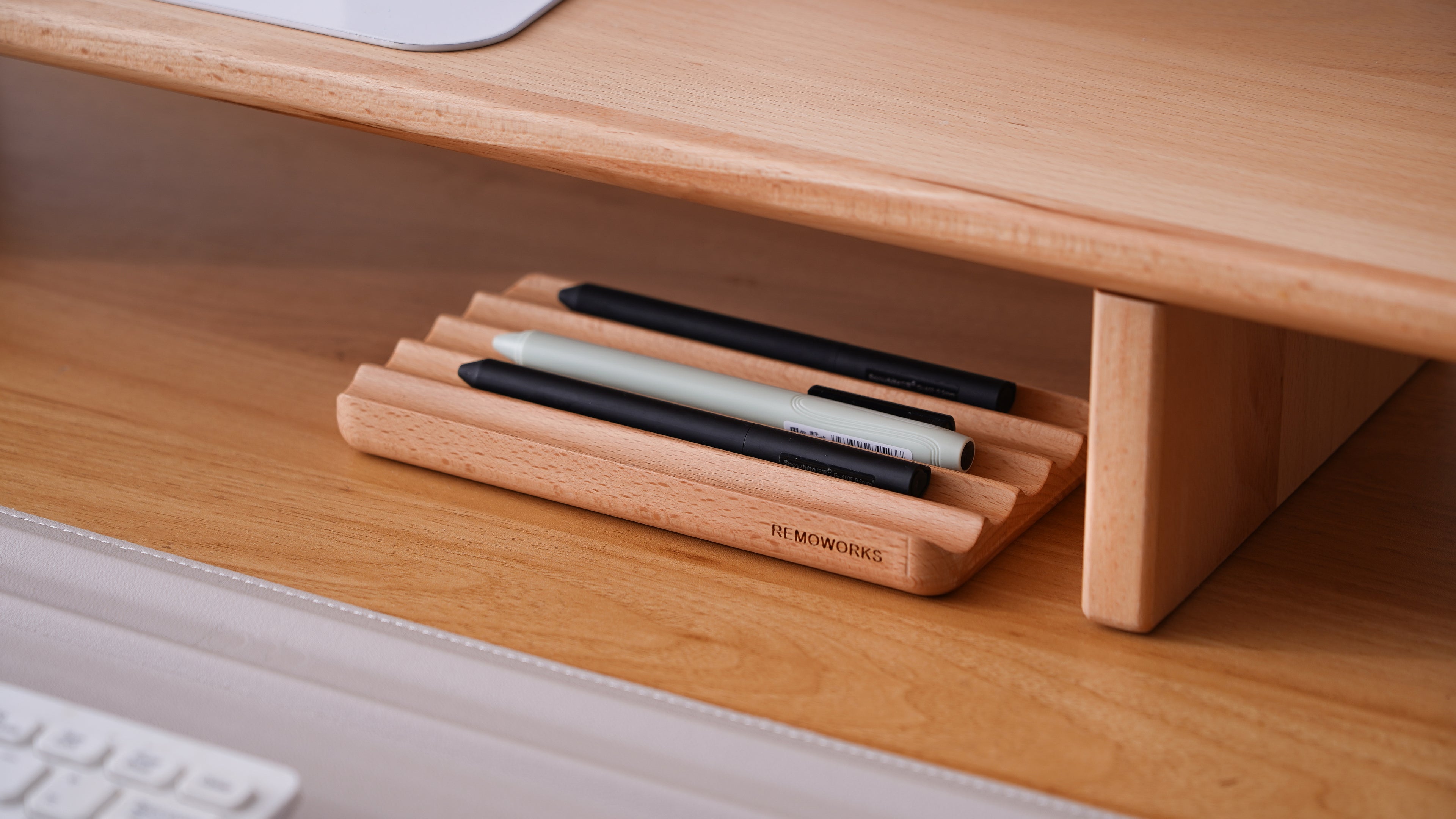 Stationary Holder