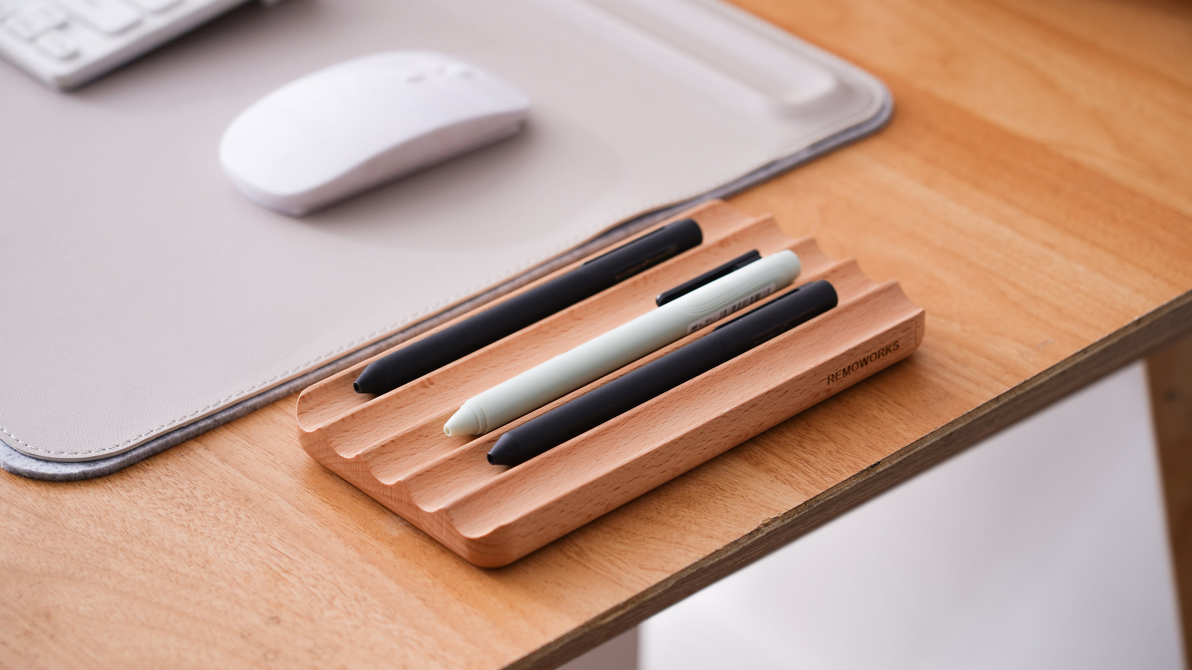 Stationary Holder